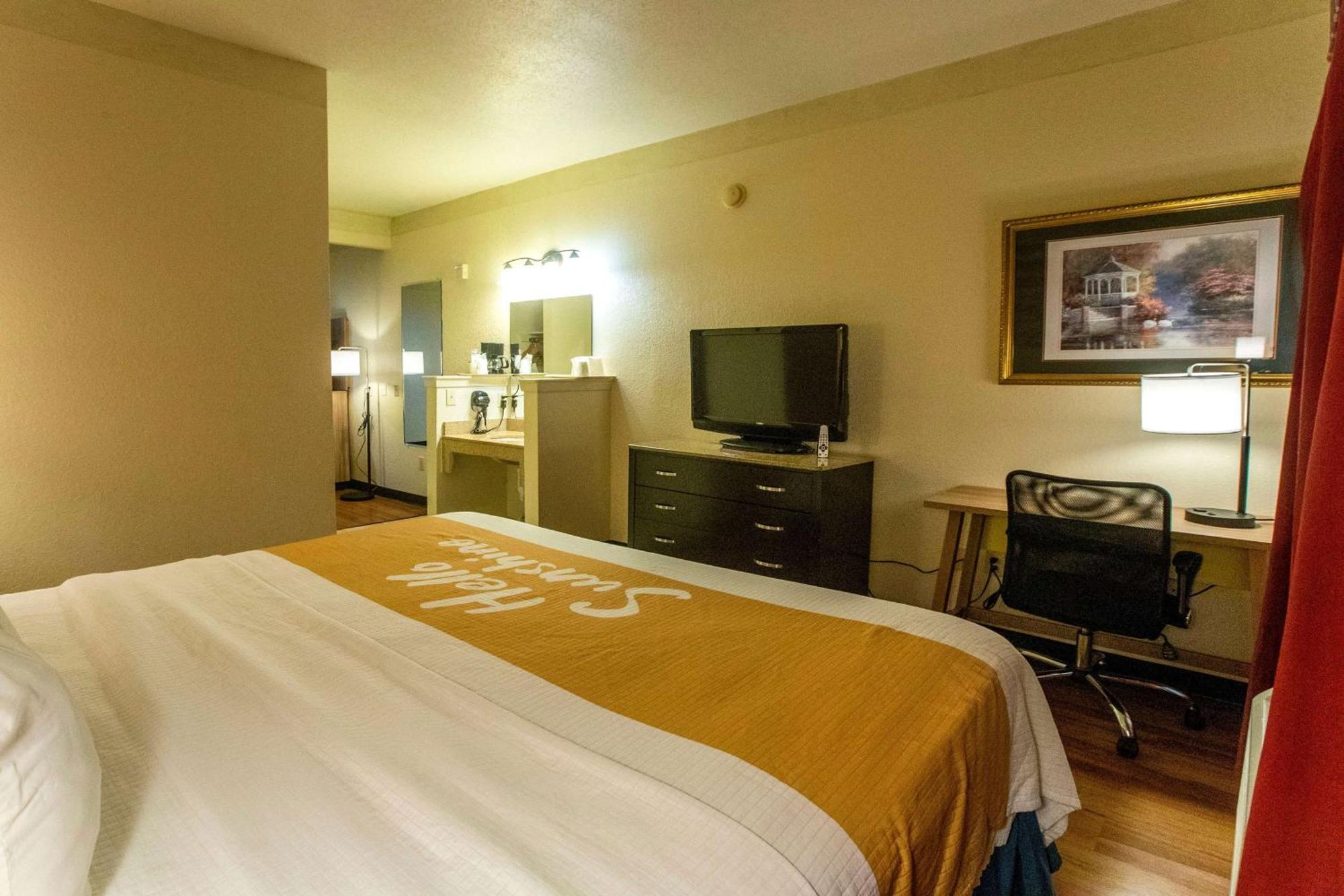 Days Inn & Suites By Wyndham Houston North/Aldine Eksteriør billede