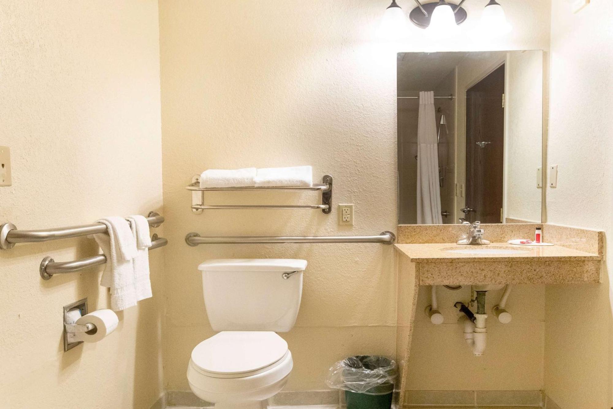 Days Inn & Suites By Wyndham Houston North/Aldine Eksteriør billede
