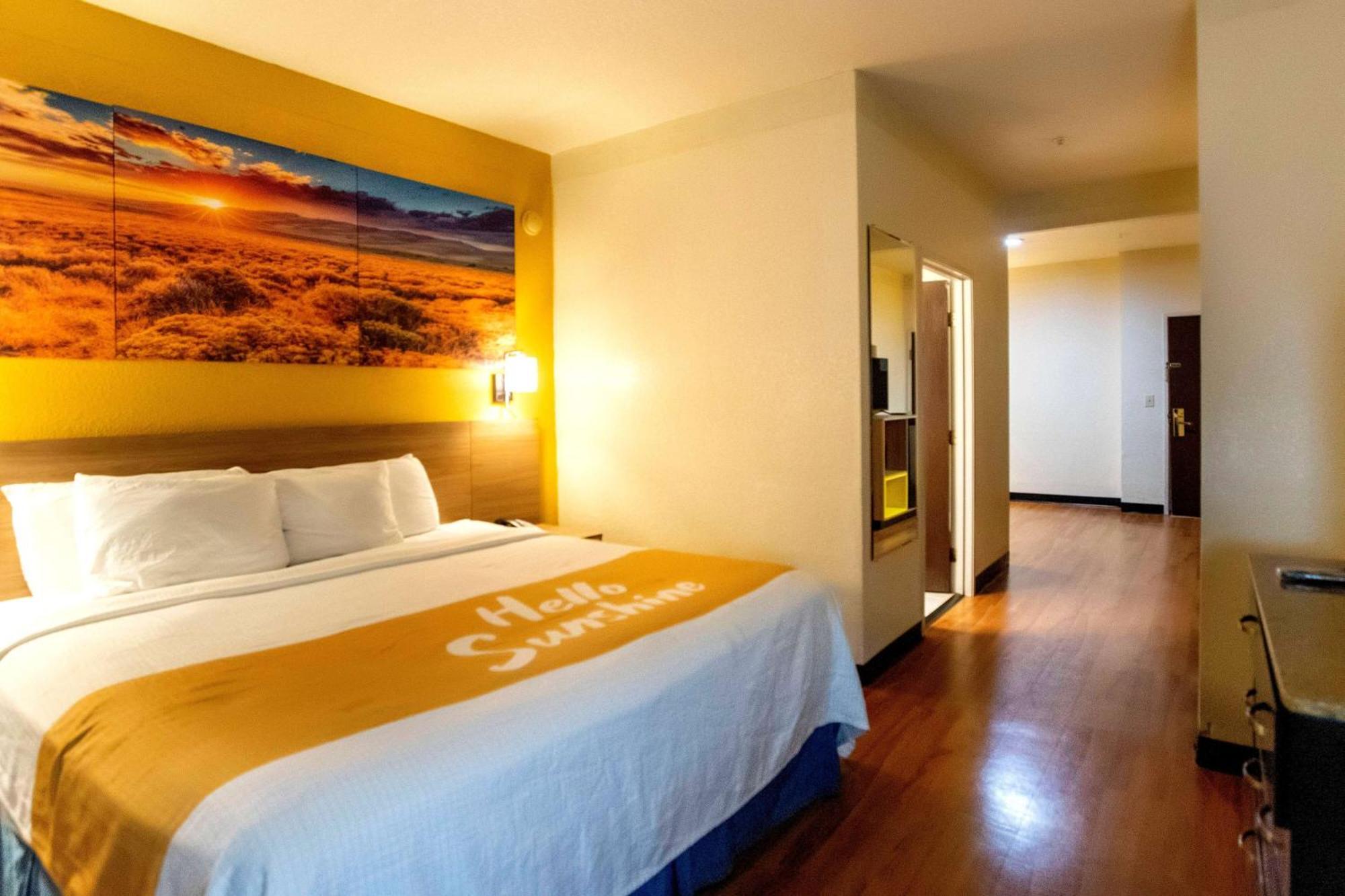 Days Inn & Suites By Wyndham Houston North/Aldine Eksteriør billede