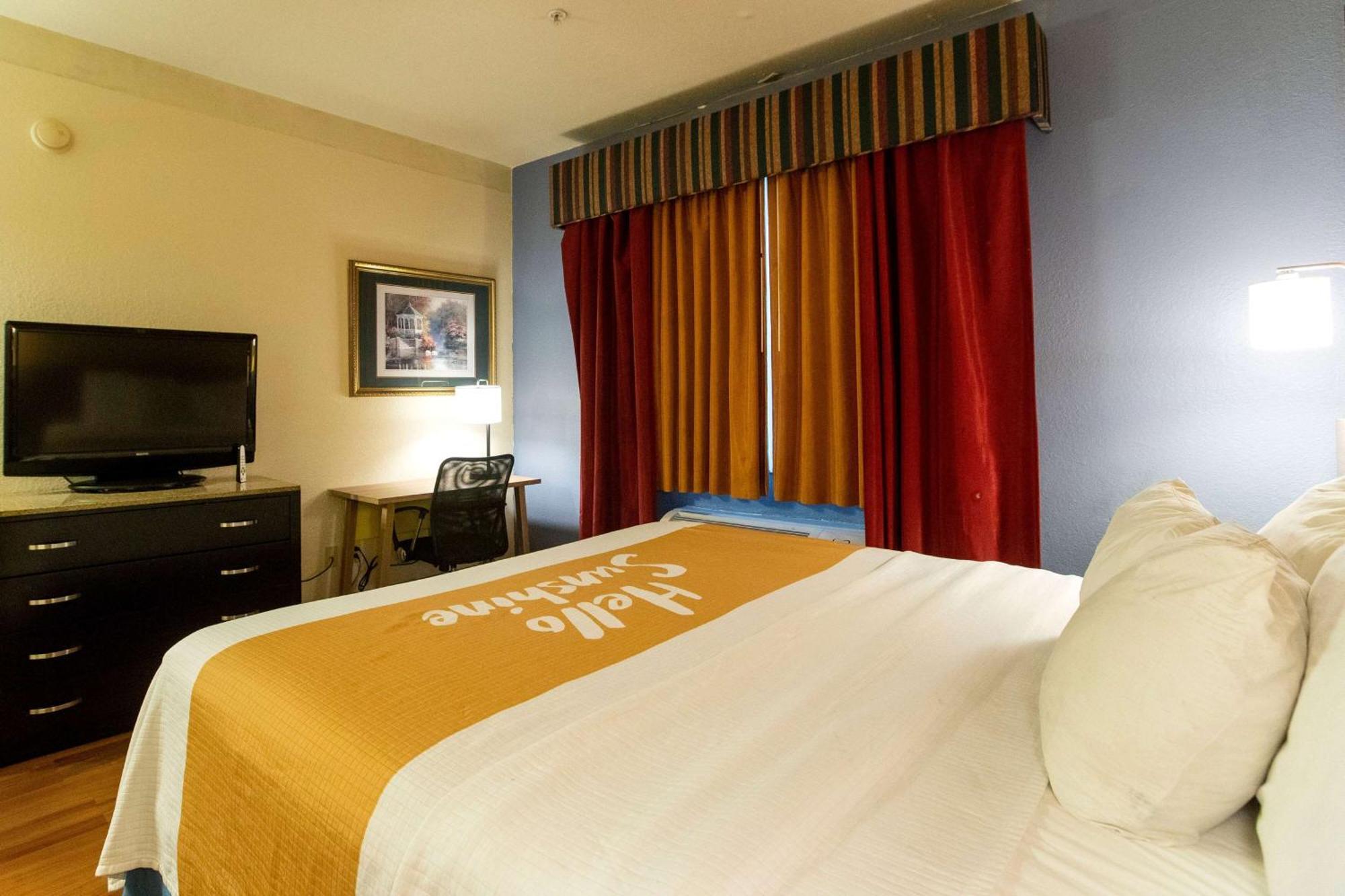 Days Inn & Suites By Wyndham Houston North/Aldine Eksteriør billede