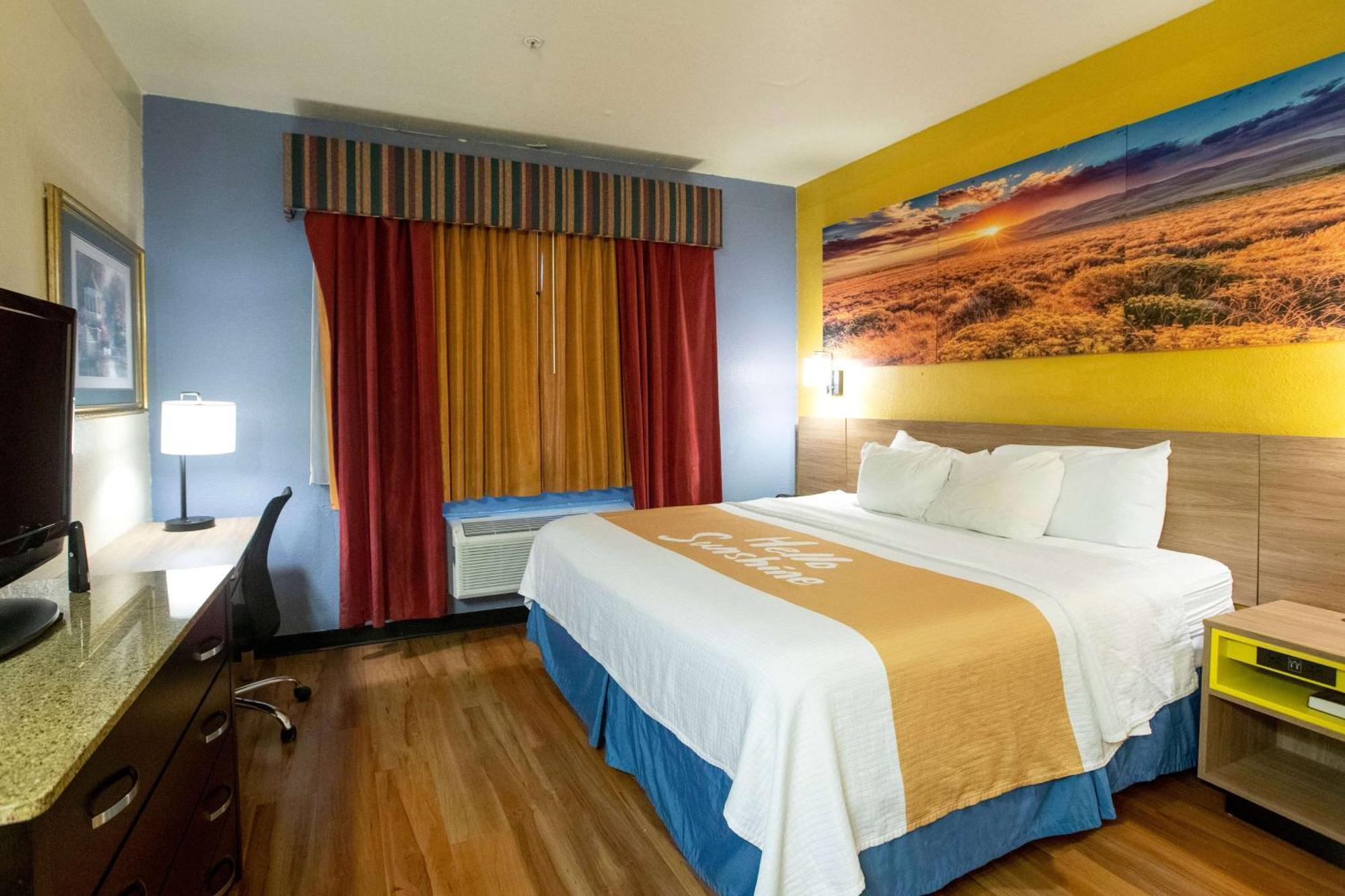 Days Inn & Suites By Wyndham Houston North/Aldine Eksteriør billede
