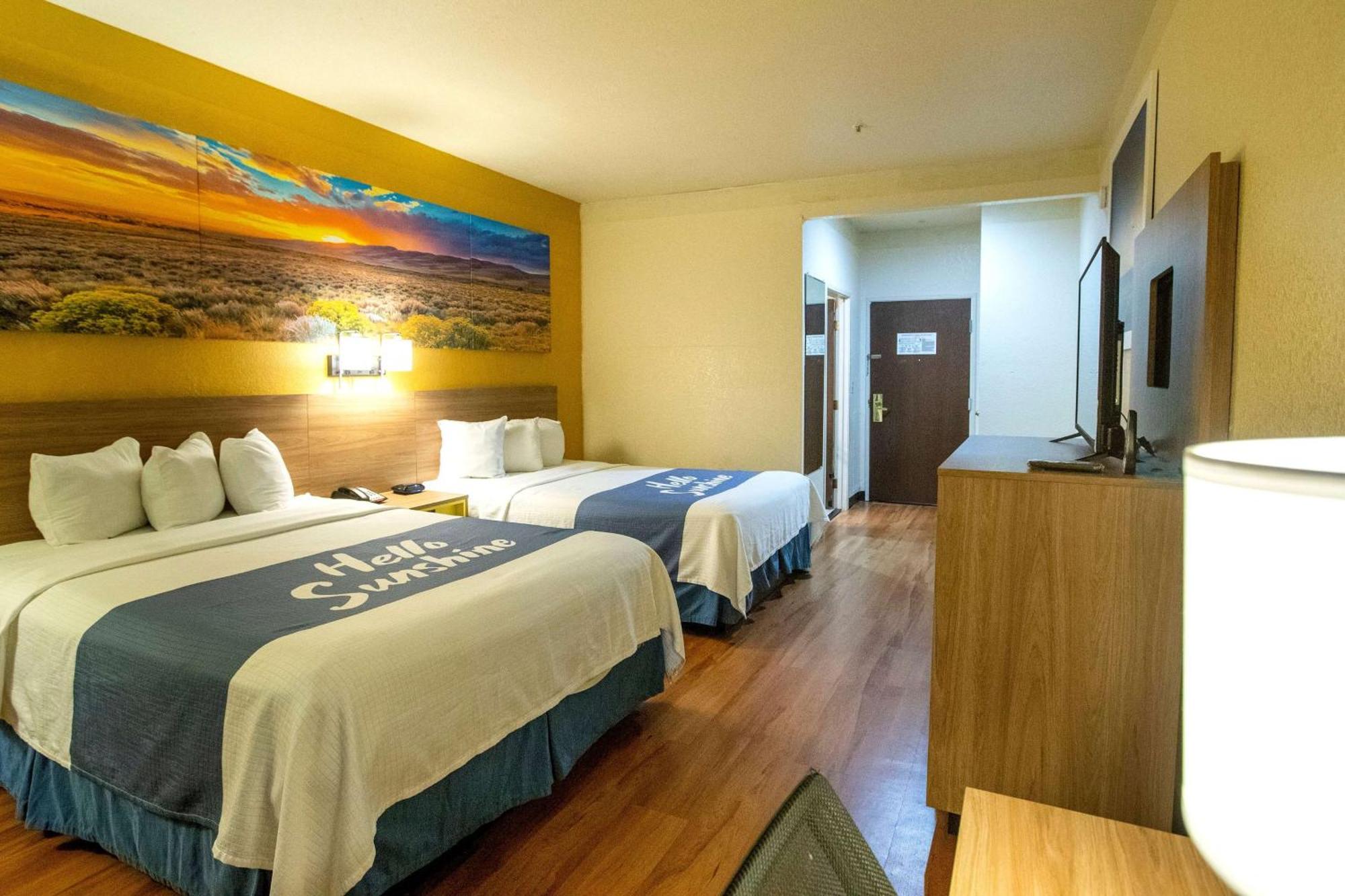 Days Inn & Suites By Wyndham Houston North/Aldine Eksteriør billede